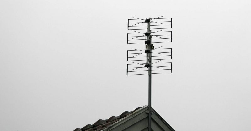 Service och uppgradering av ett antennsystem i en villa.