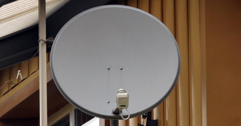 Åtgärd av satellitsignal till persiska TV-kanaler.