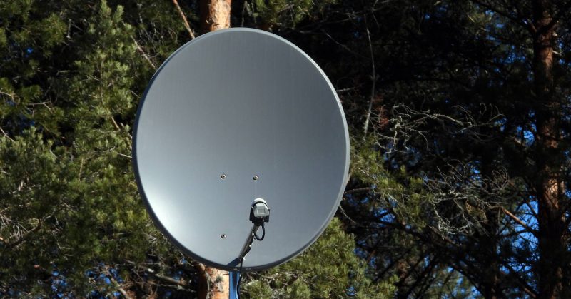 Uppstart av satellitmottagare i fritidshuset.